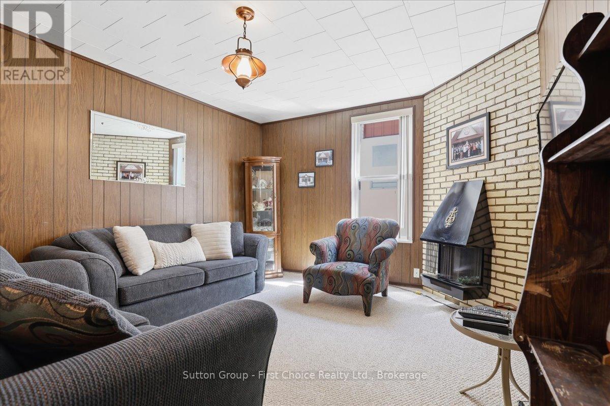 49 Well Street Property Photo 11