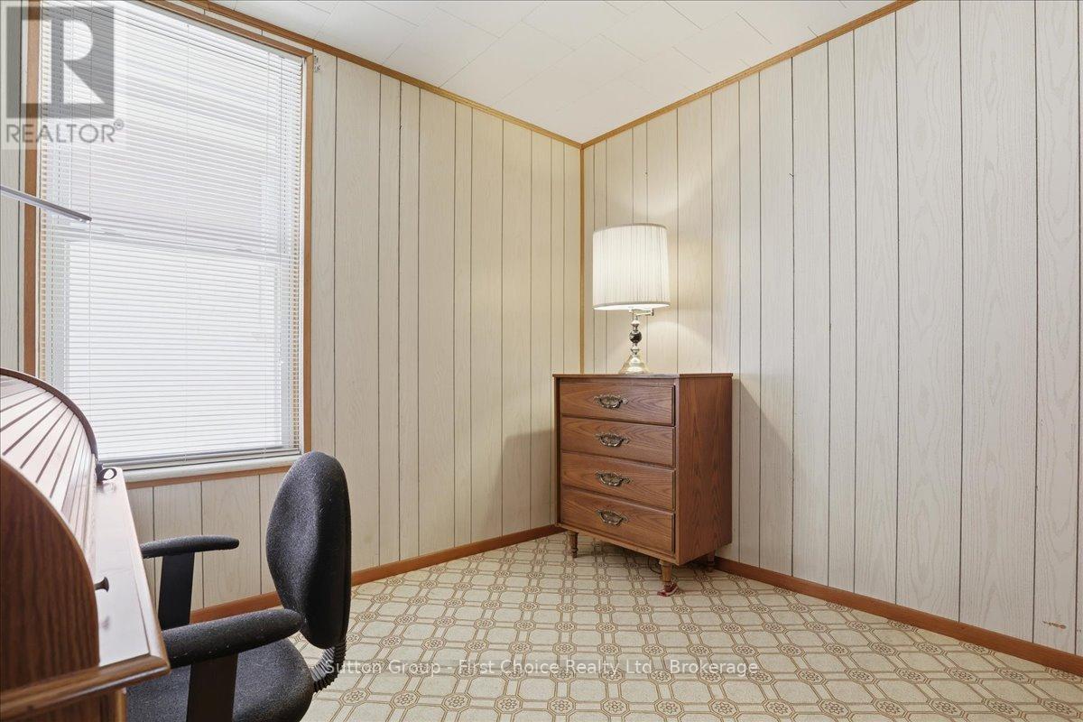 49 Well Street Property Photo 15