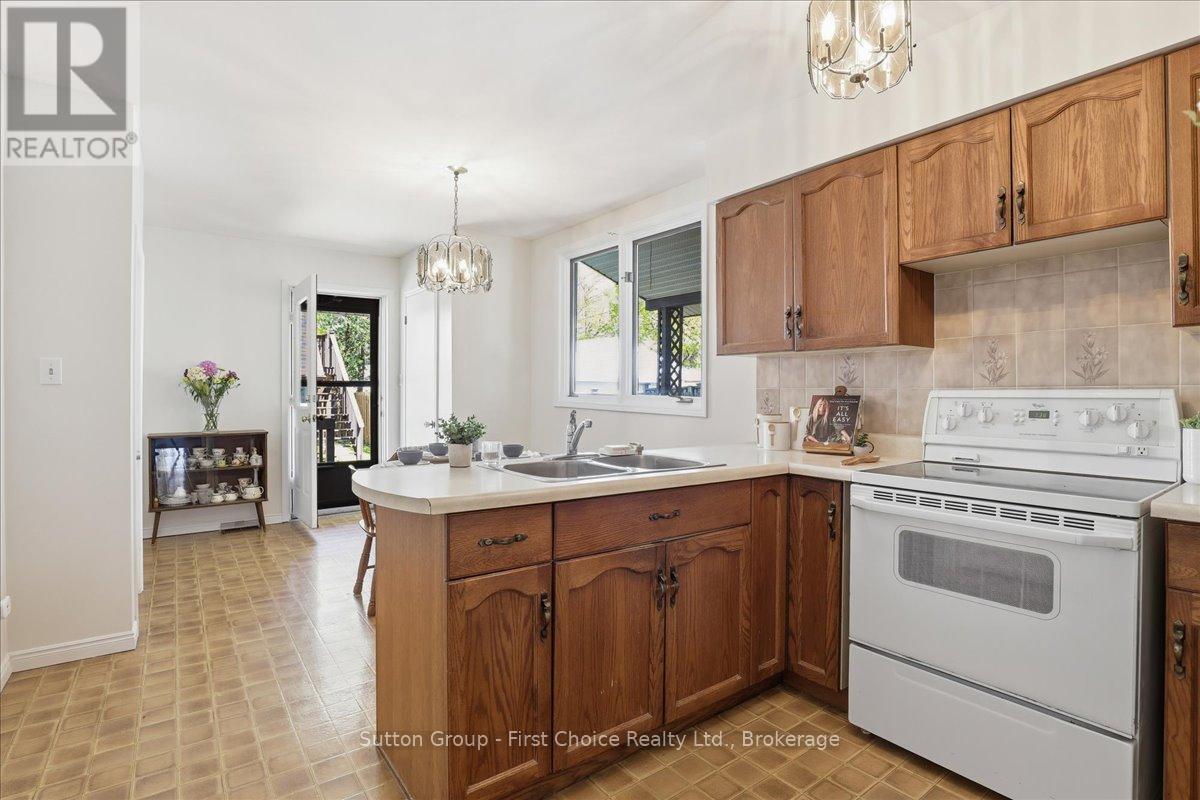49 Well Street Property Photo 17