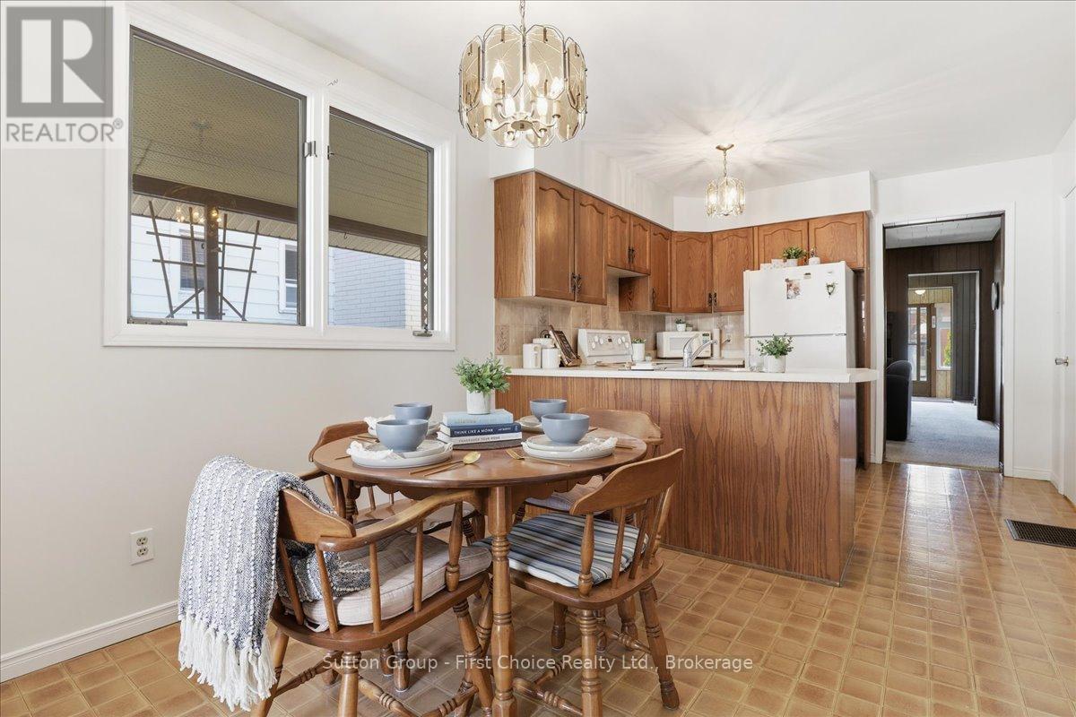 49 Well Street Property Photo 19