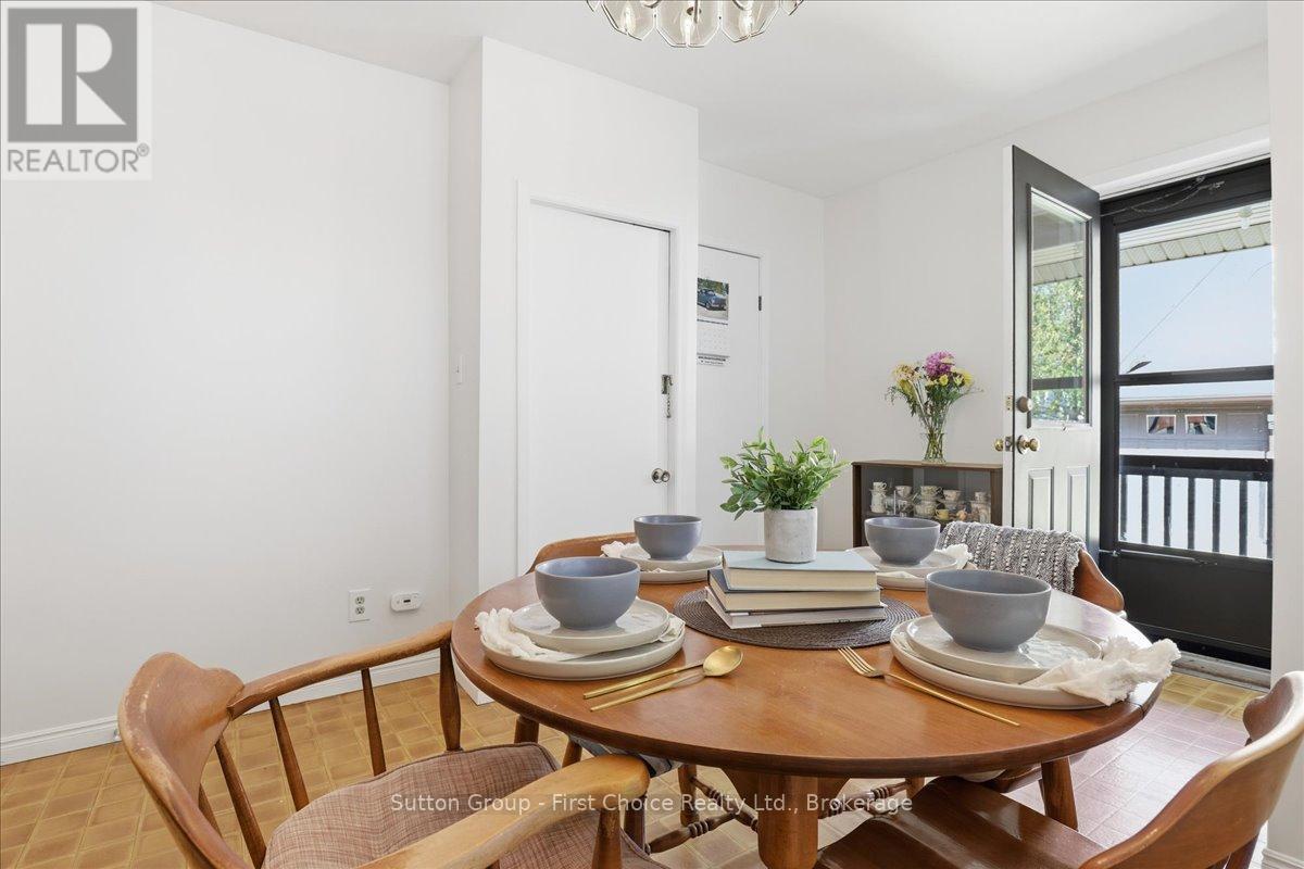 49 Well Street Property Photo 22