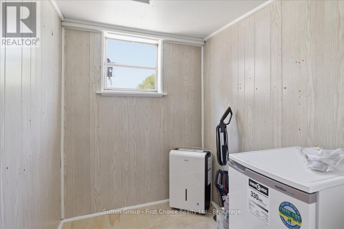 49 Well Street Property Photo 24