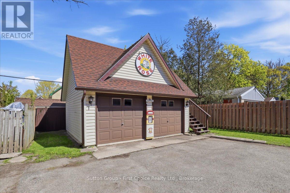 49 Well Street Property Photo 25