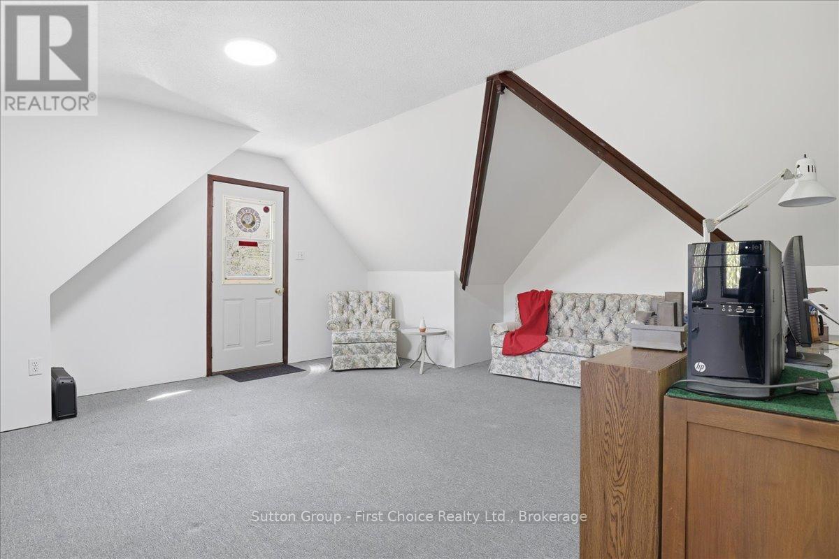 49 Well Street Property Photo 28