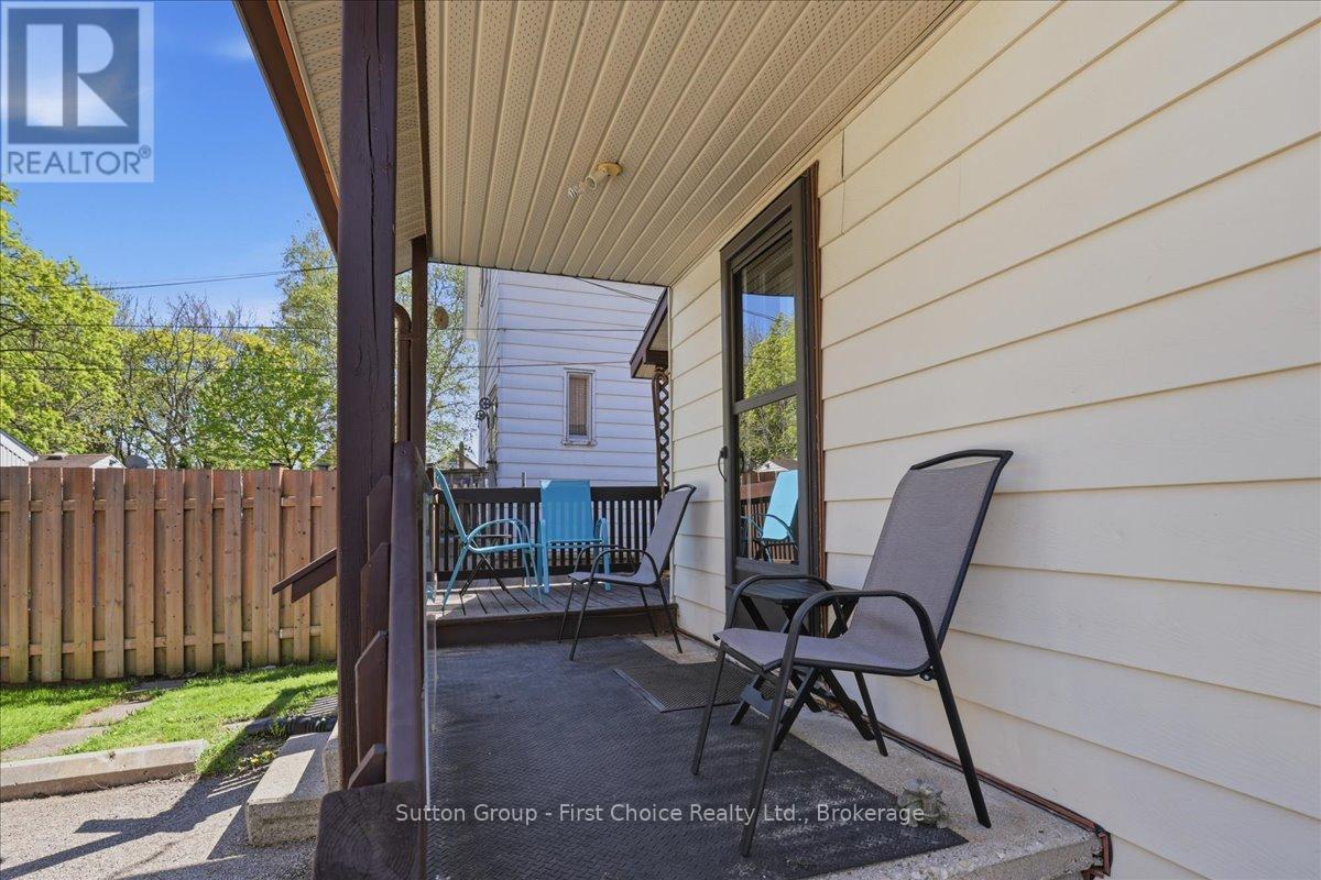 49 Well Street Property Photo 29