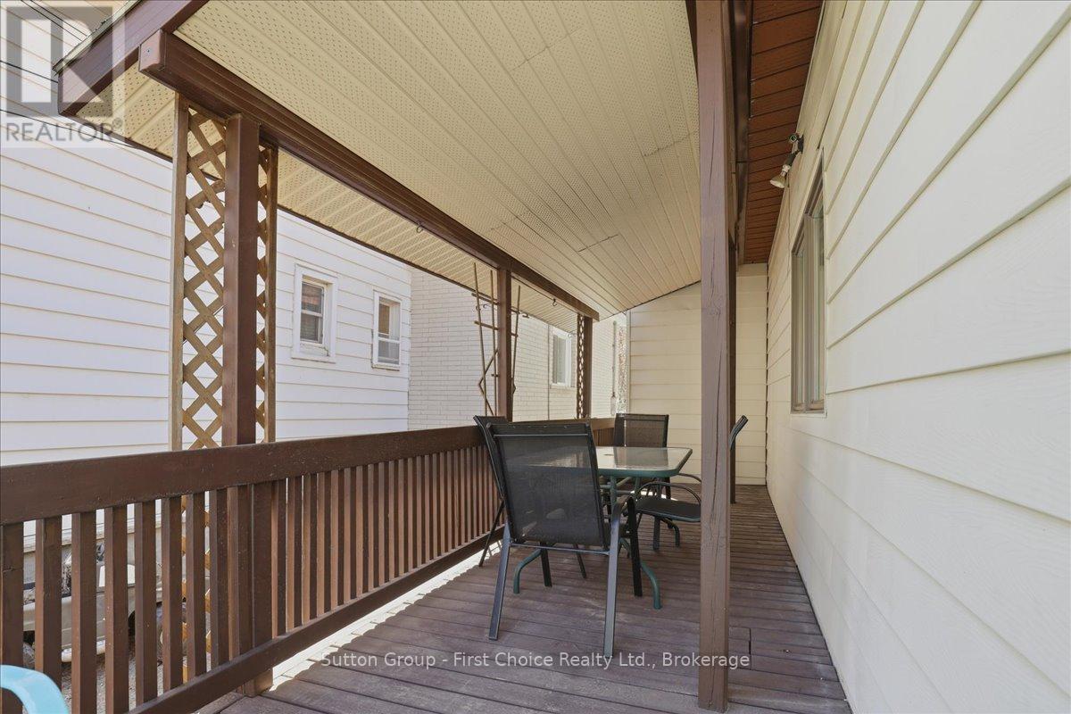 49 Well Street Property Photo 30