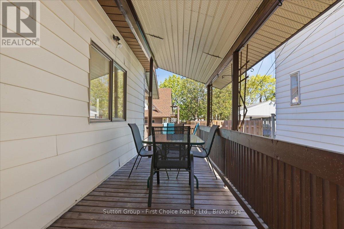 49 Well Street Property Photo 31