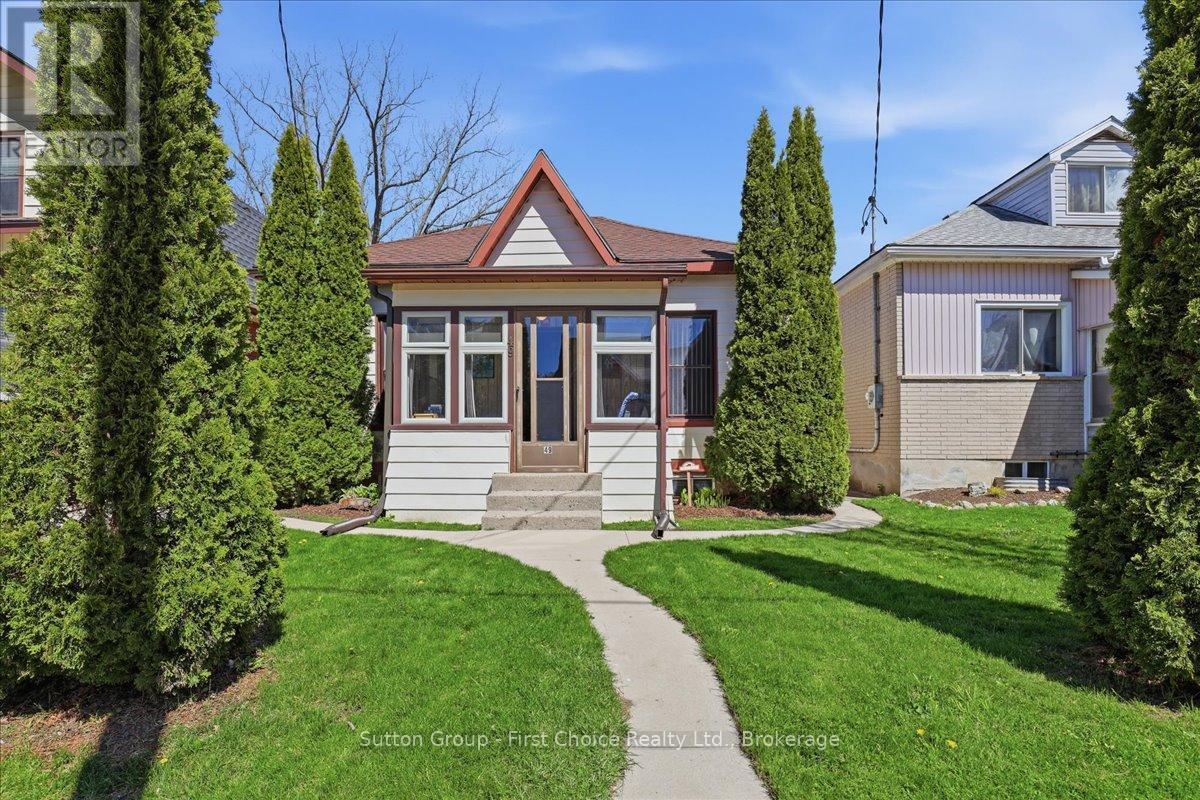 49 Well Street Property Photo 34