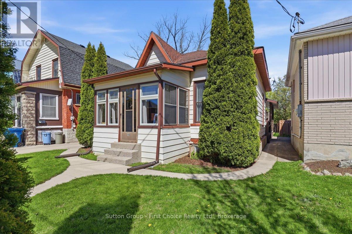 49 Well Street Property Photo 35