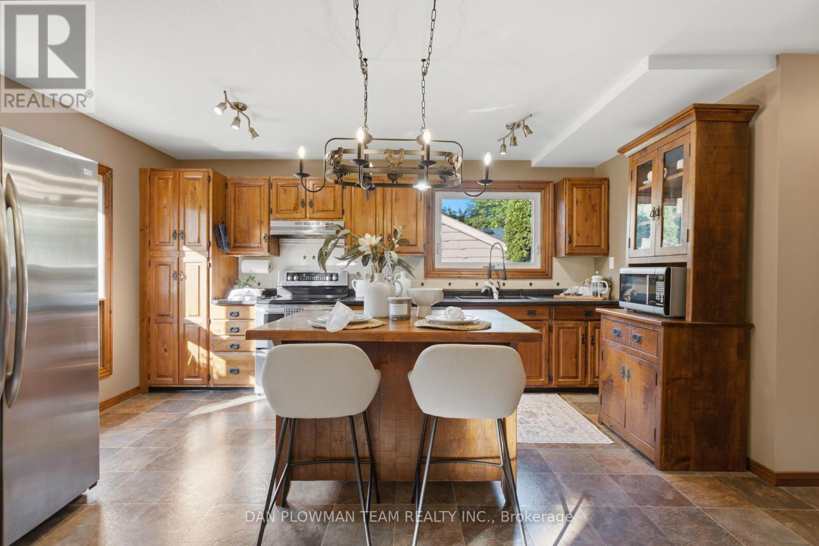 9 Valley Road Property Photo 7