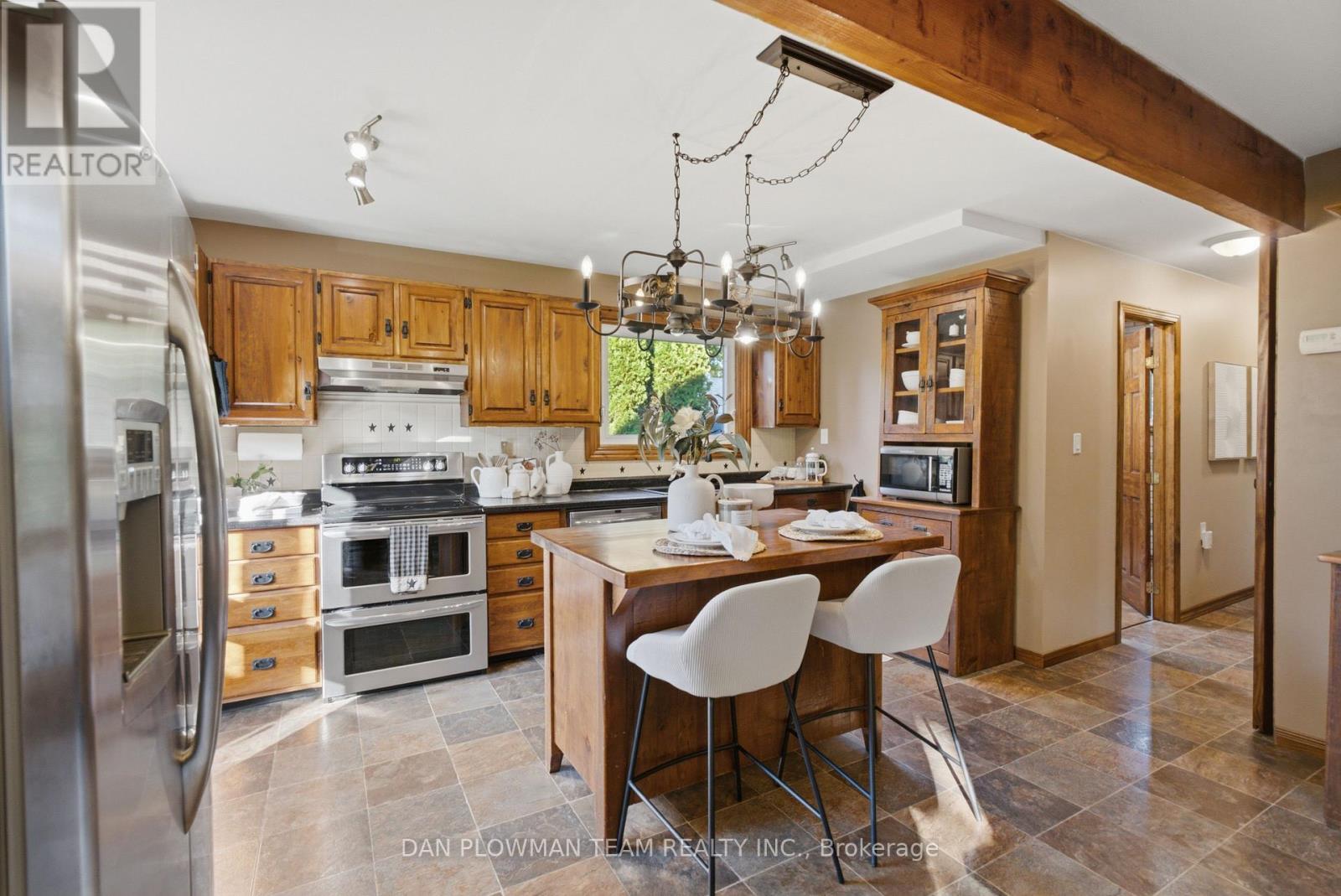 9 Valley Road Property Photo 8