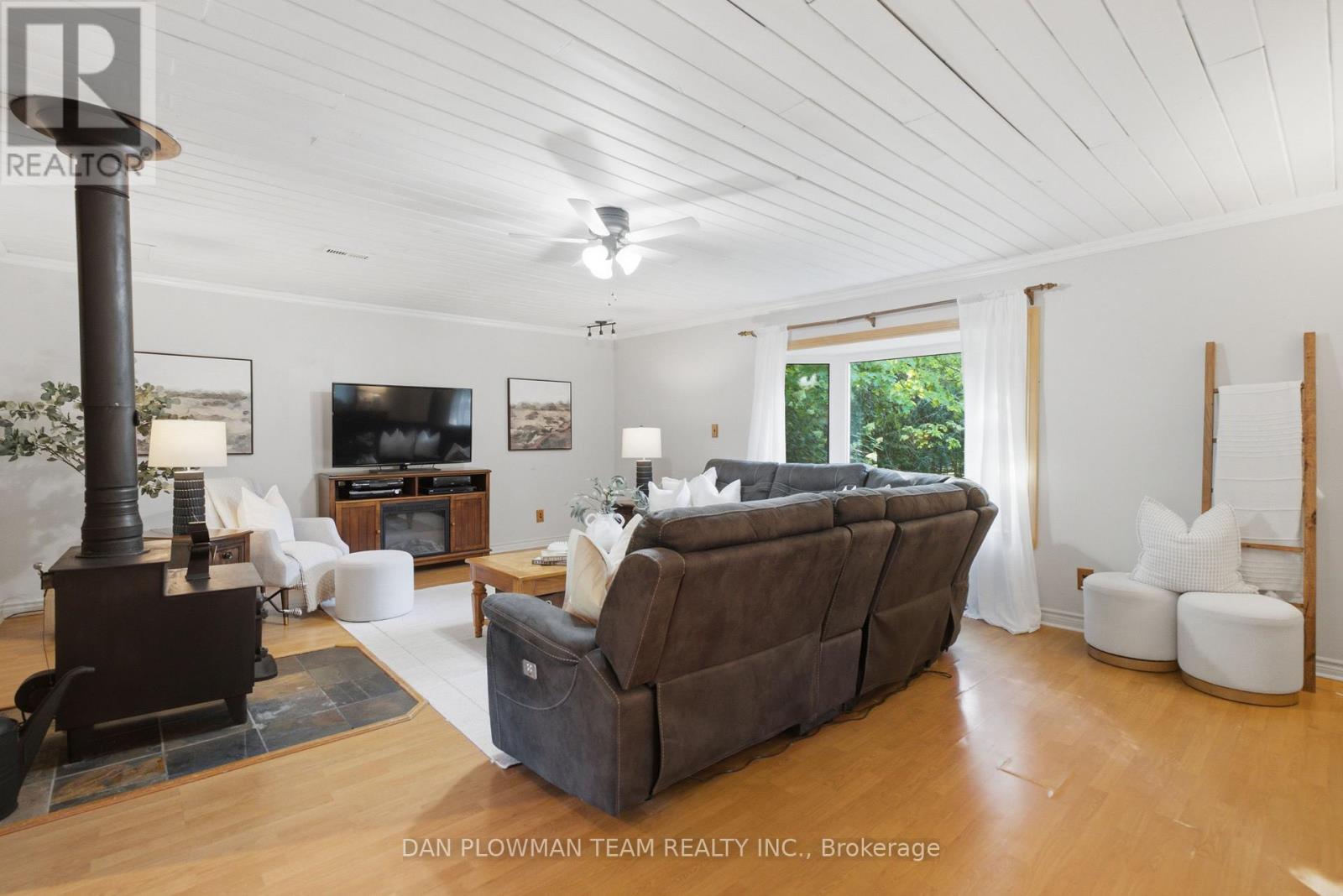 9 Valley Road Property Photo 11