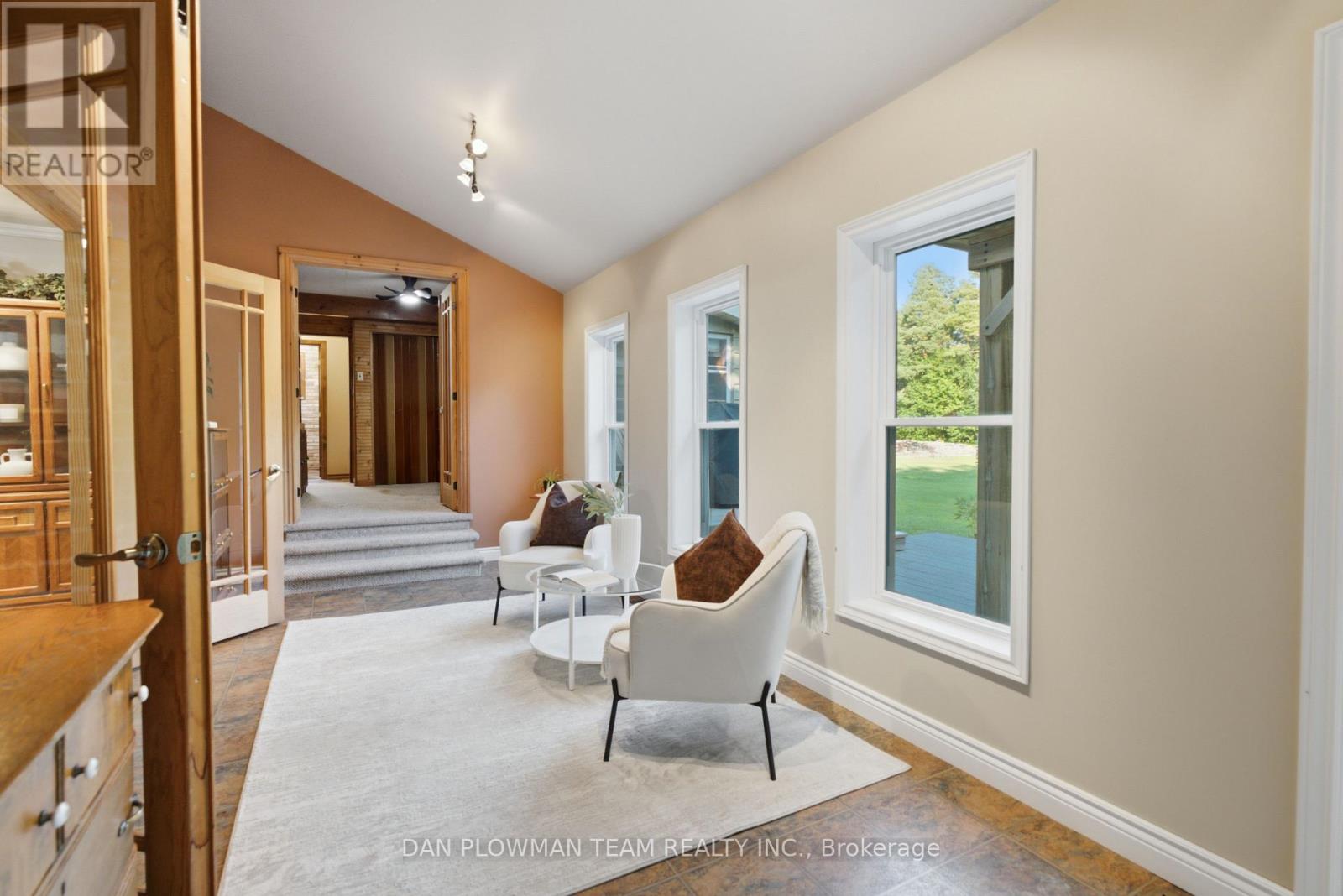 9 Valley Road Property Photo 15