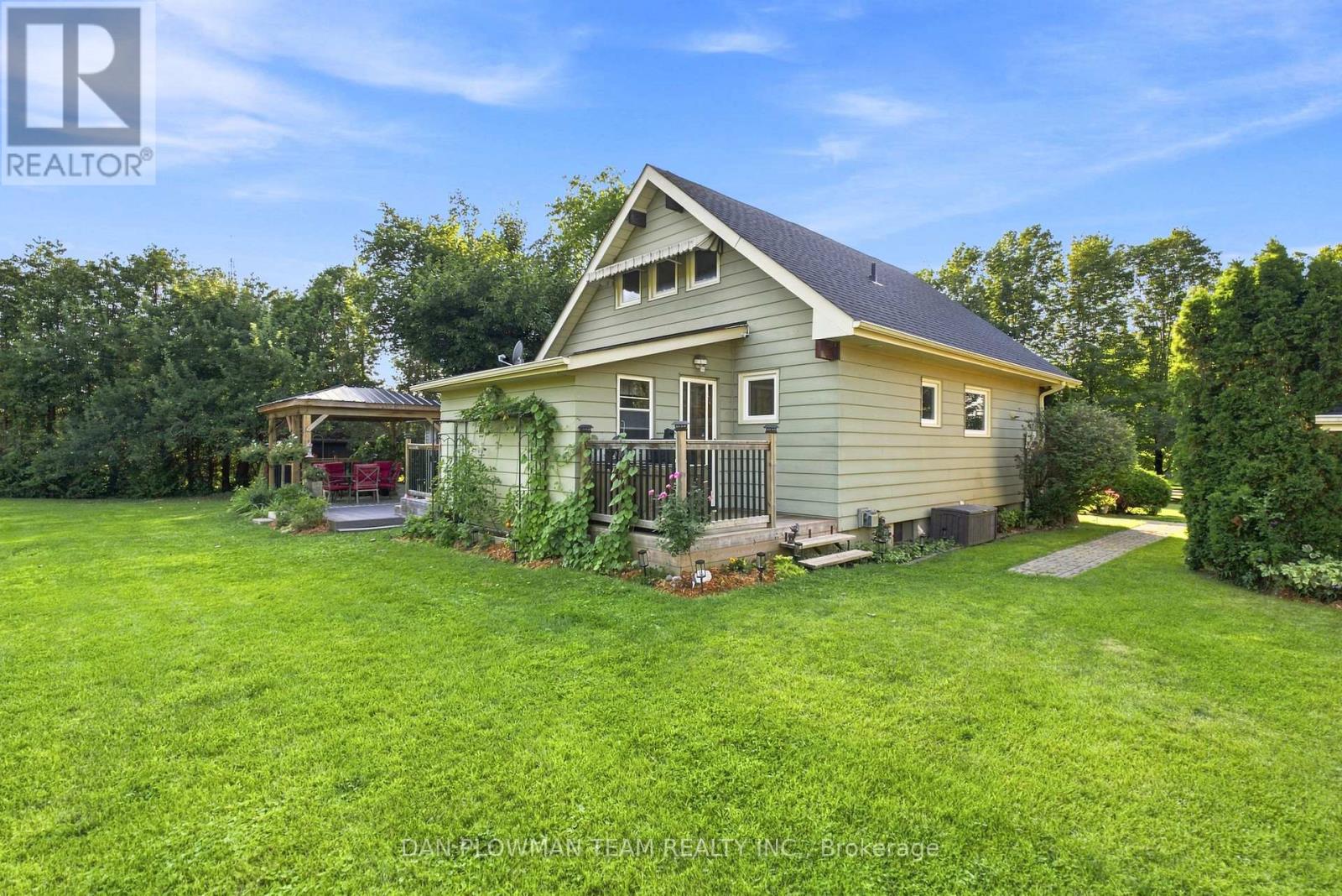 9 Valley Road Property Photo 37
