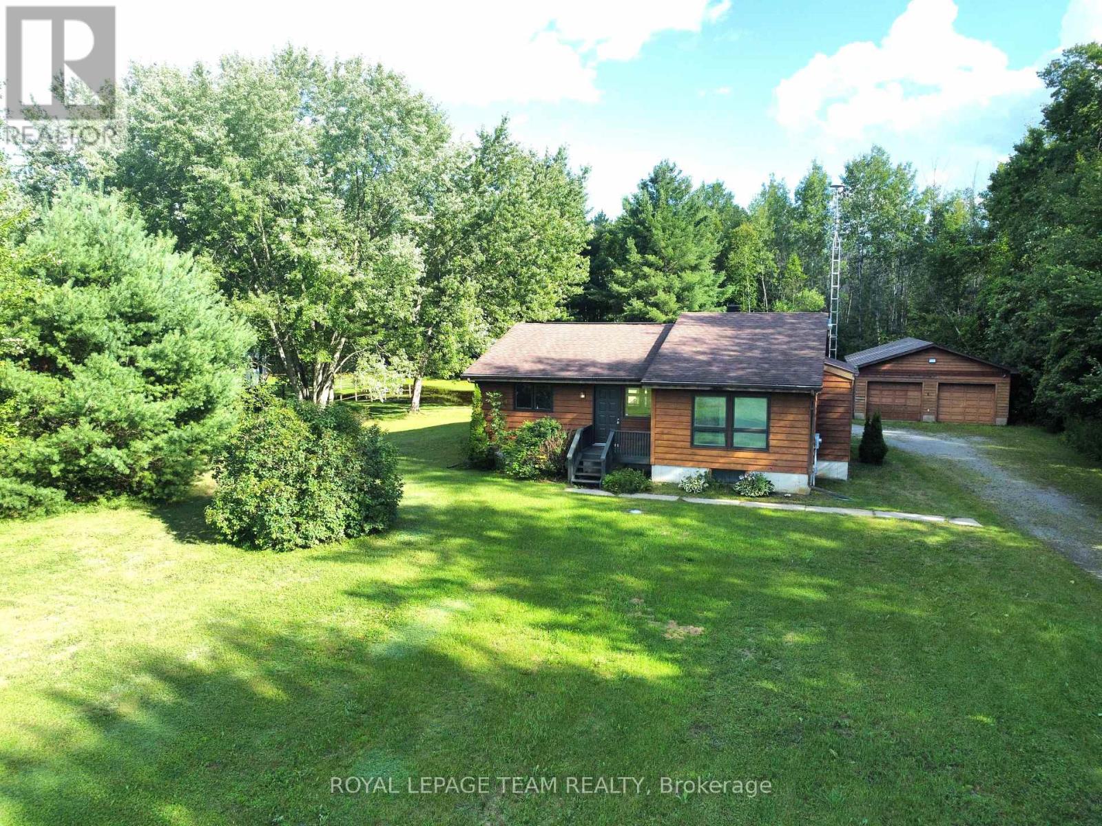 1921 HYNDMAN ROAD N Property Photo 1