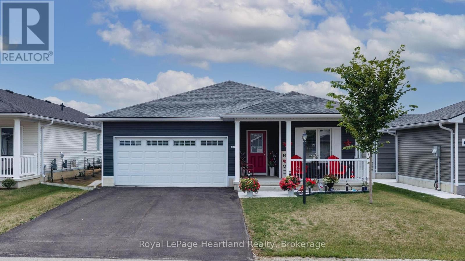 251 Lake Breeze Drive Photo de la propriété 1