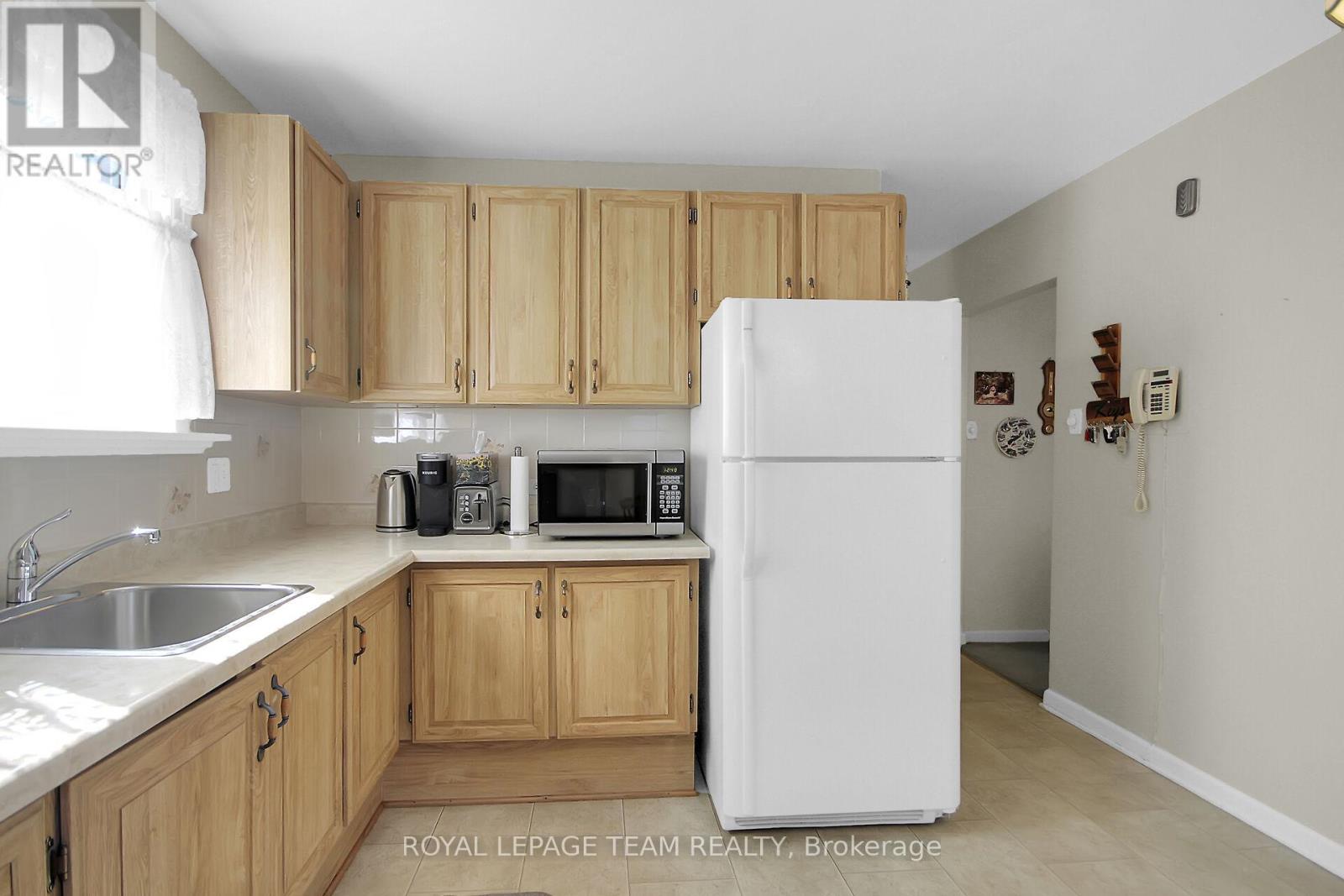 962 Dynes Road Property Photo 11
