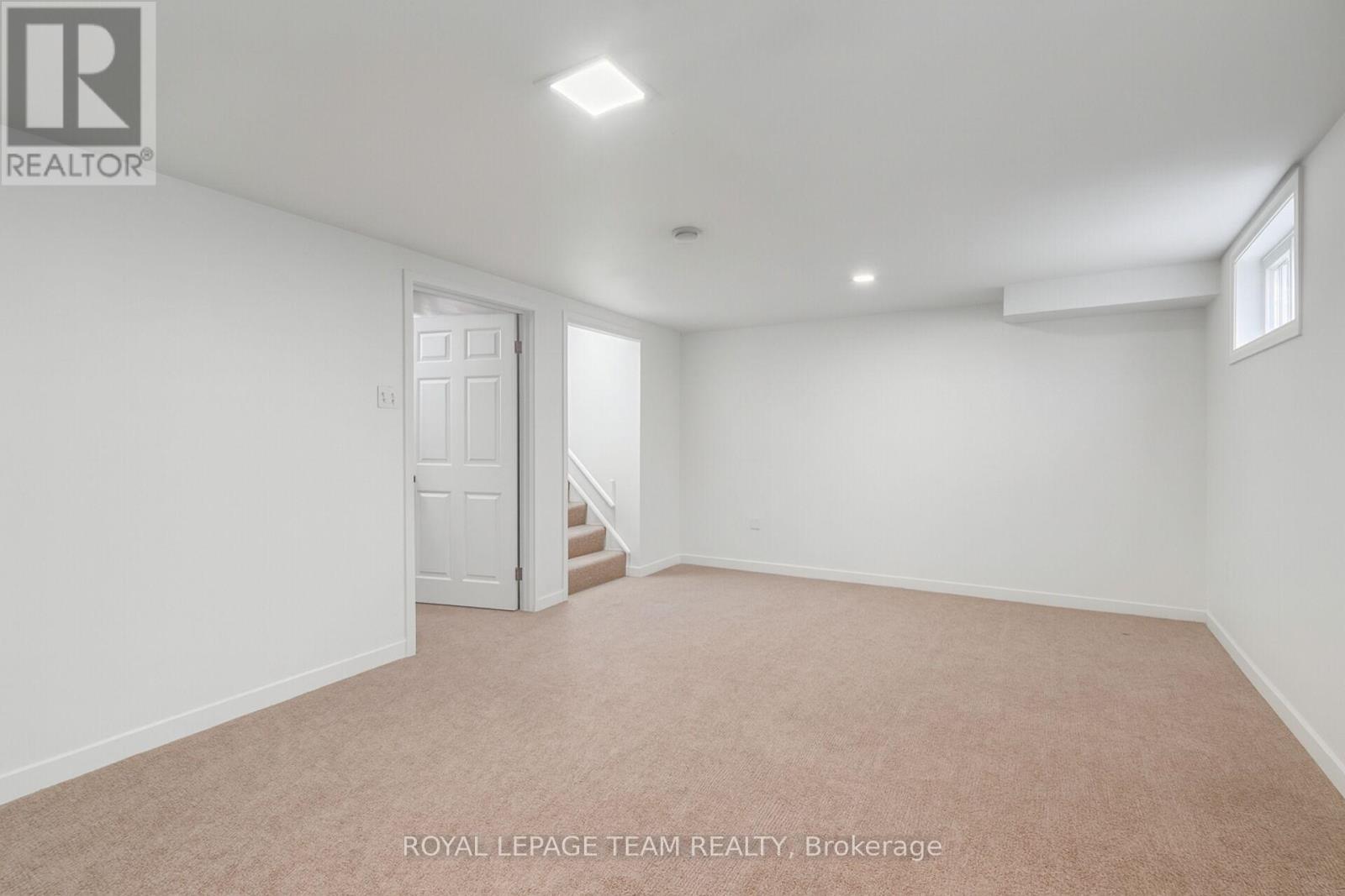 962 Dynes Road Property Photo 24