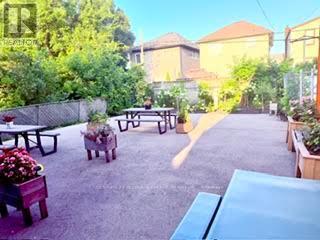 102 Parkdale Avenue N Property Photo 5