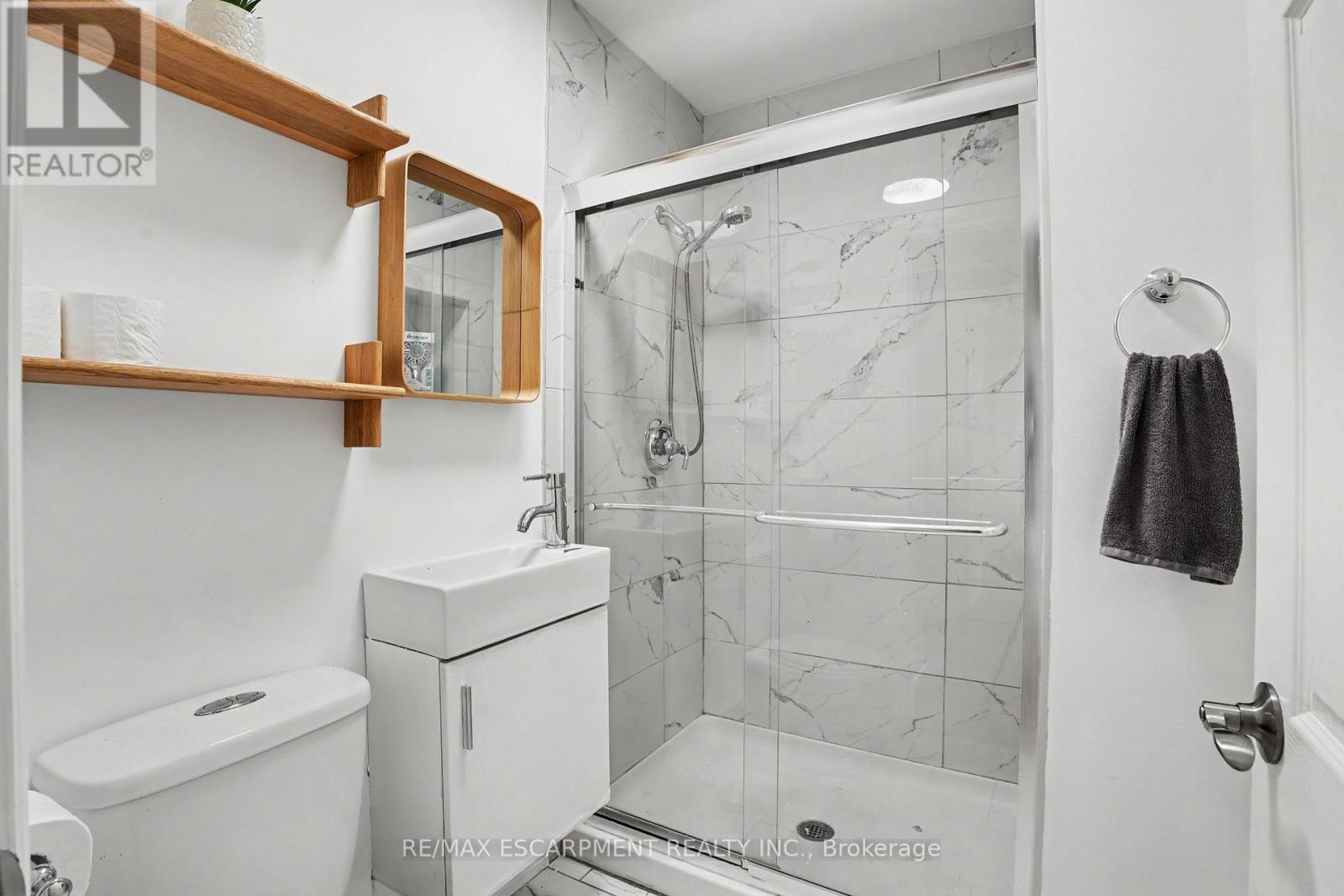 100 Hardale Crescent Property Photo 20