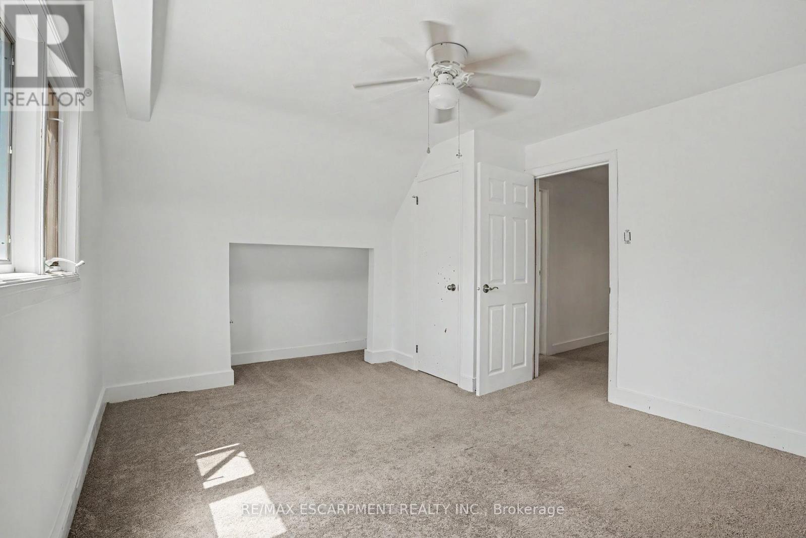100 Hardale Crescent Property Photo 23