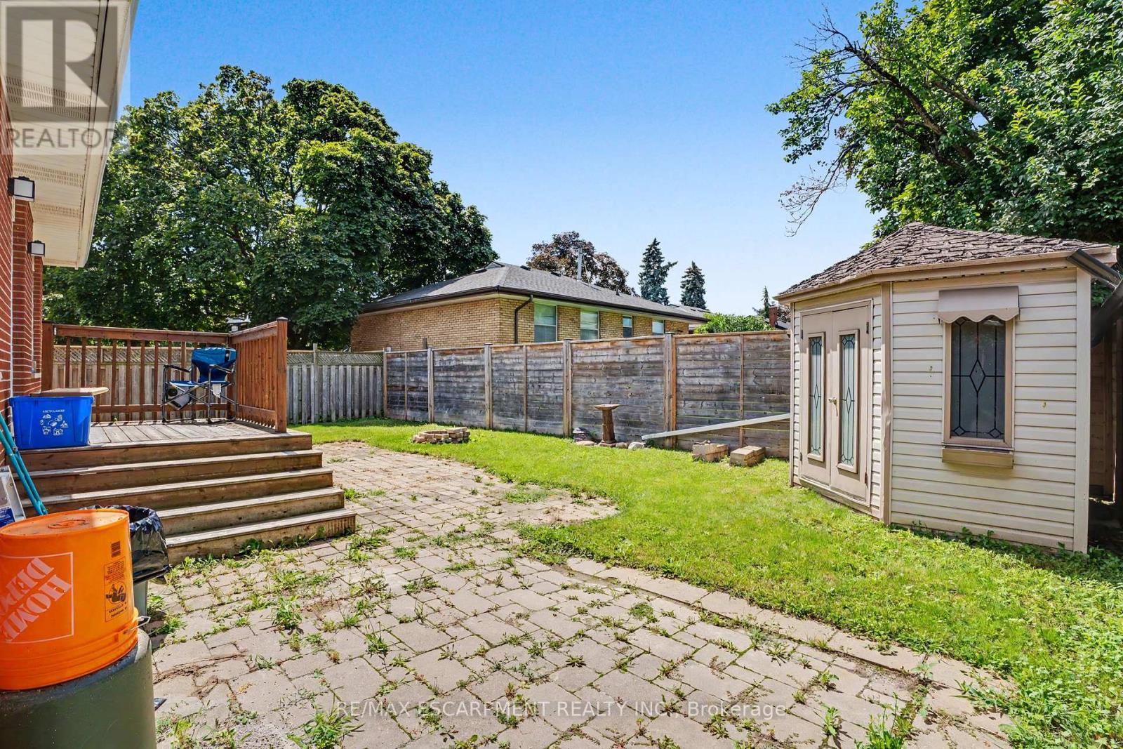 100 Hardale Crescent Property Photo 35