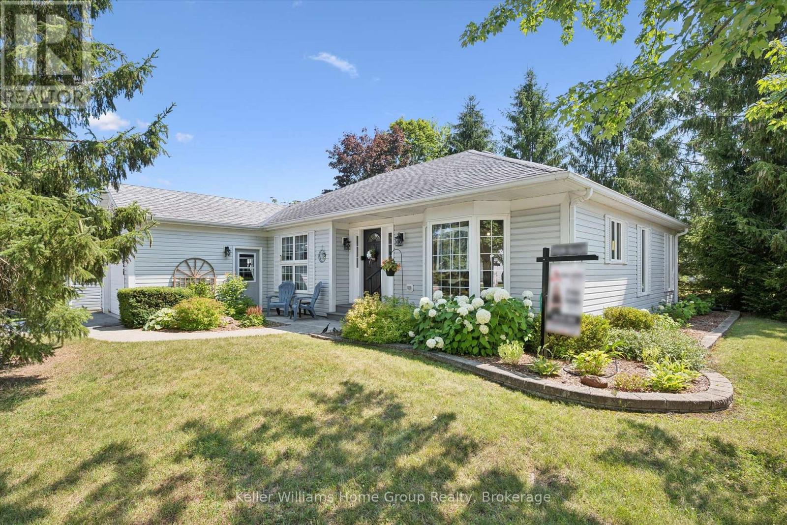 136 Bristlecone Crescent Property Photo 1