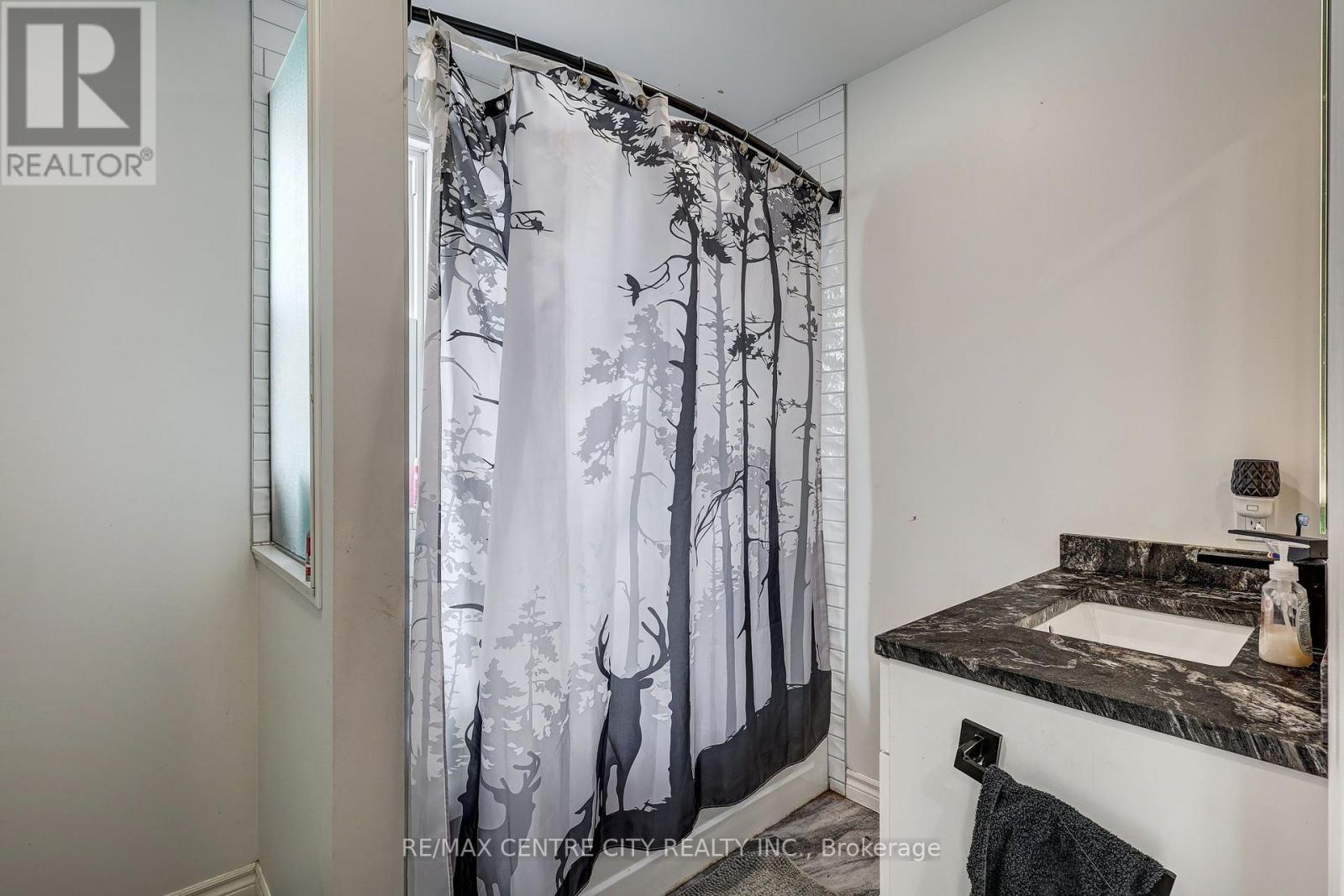 88 Flora Street Property Photo 28