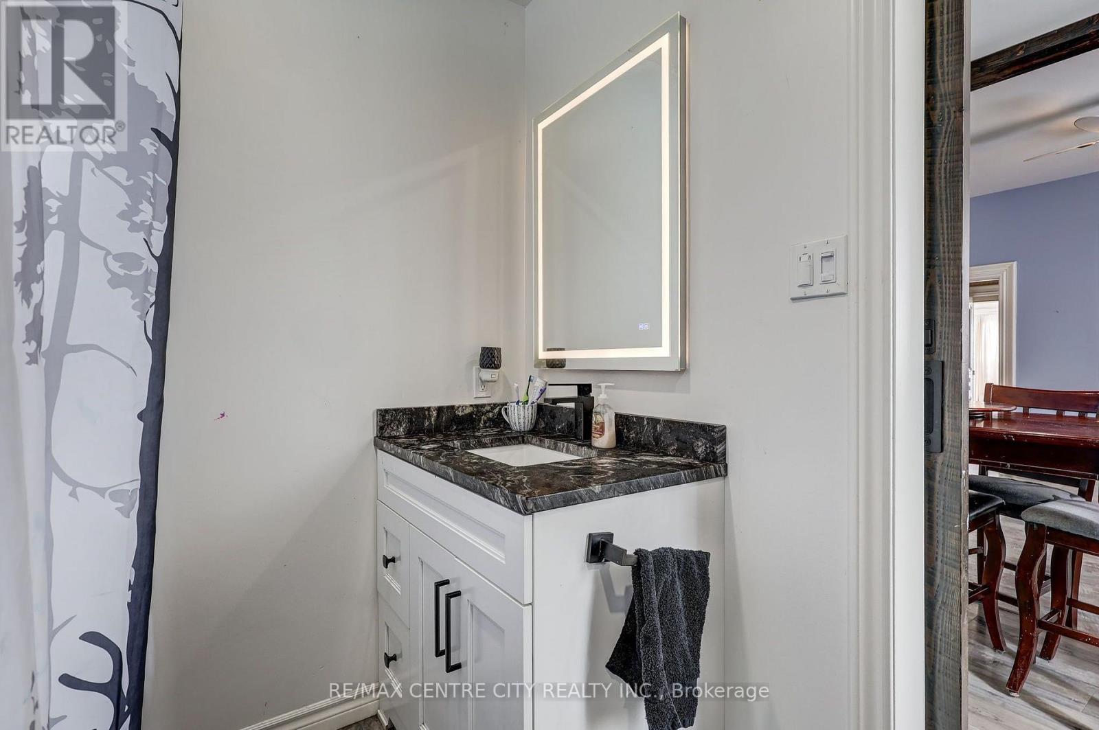 88 Flora Street Property Photo 30