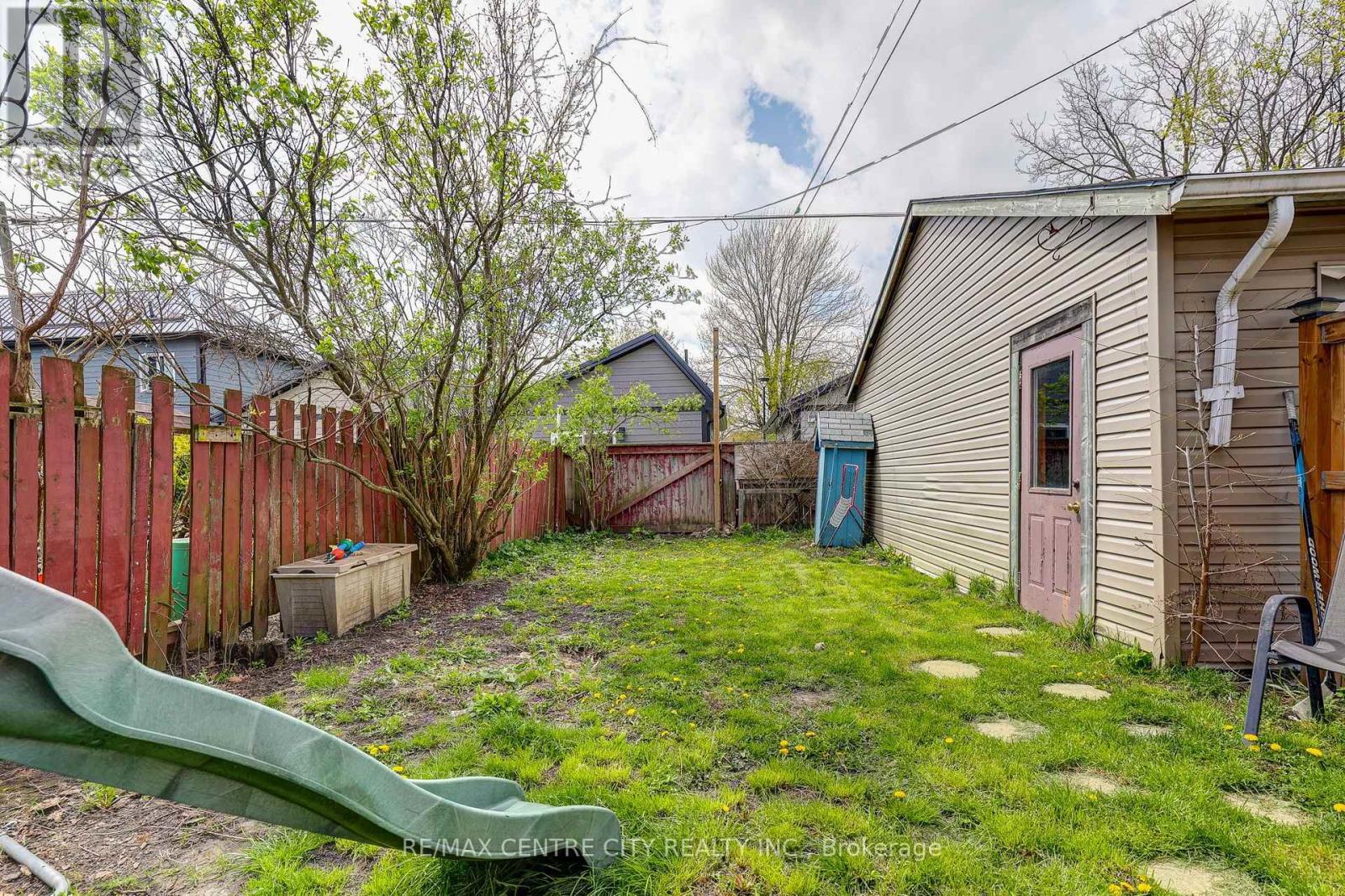 88 Flora Street Property Photo 32