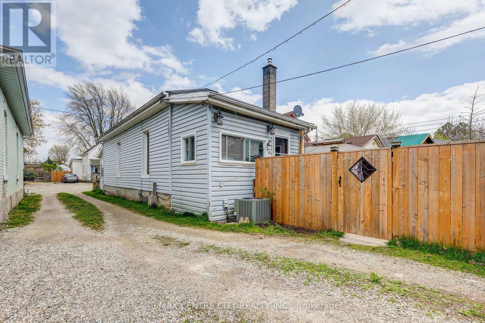 88 Flora Street Property Photo 35