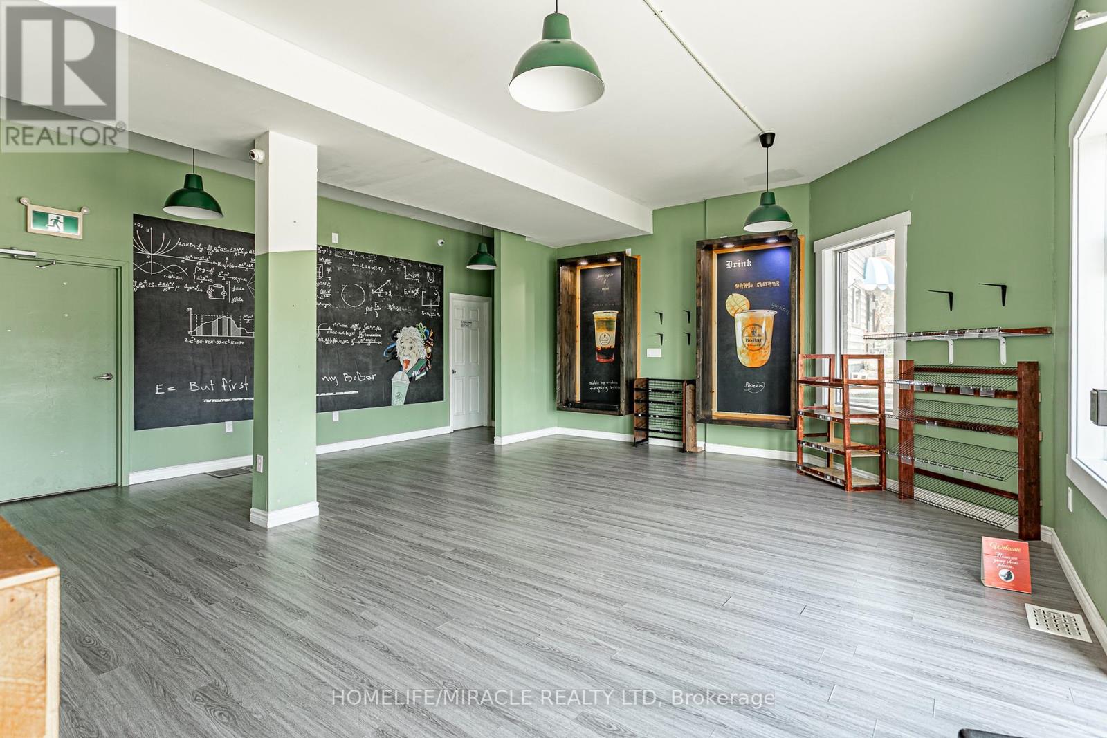 257 Dundas Street N Property Photo 5