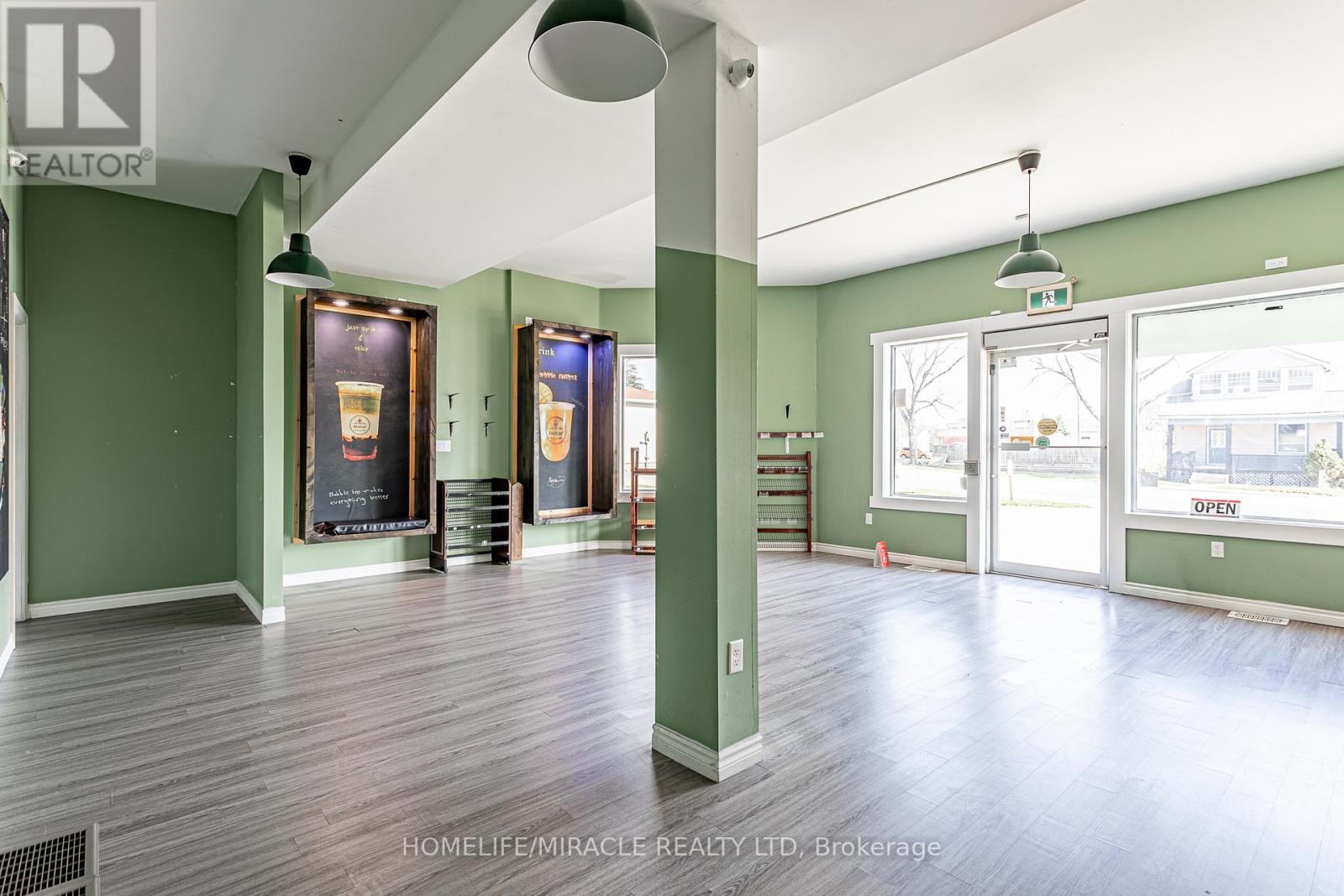 257 Dundas Street N Property Photo 8