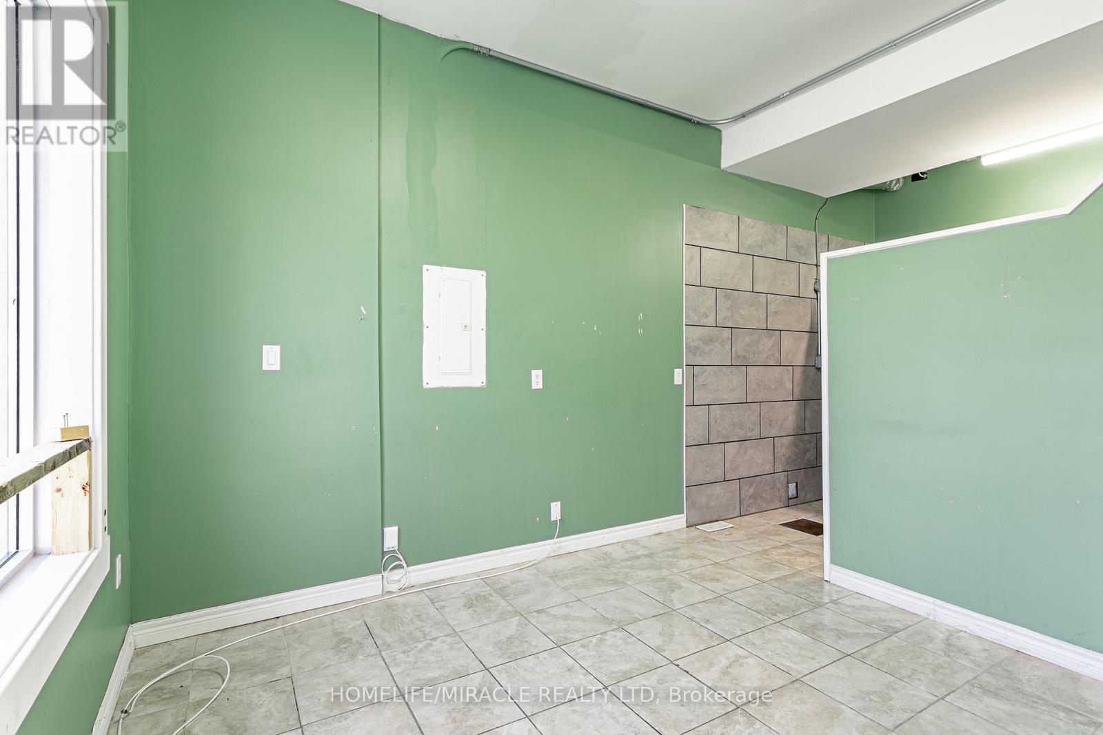 257 Dundas Street N Property Photo 9