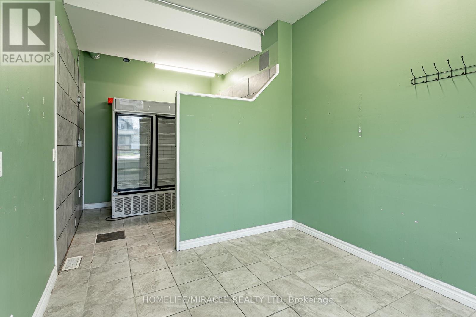 257 Dundas Street N Property Photo 10