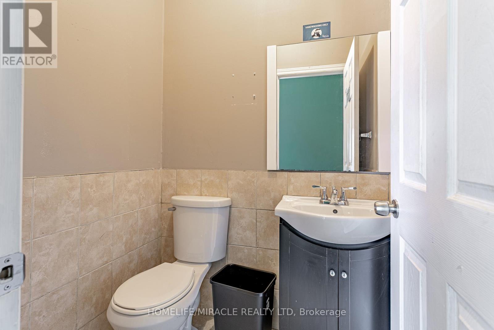 257 Dundas Street N Property Photo 14