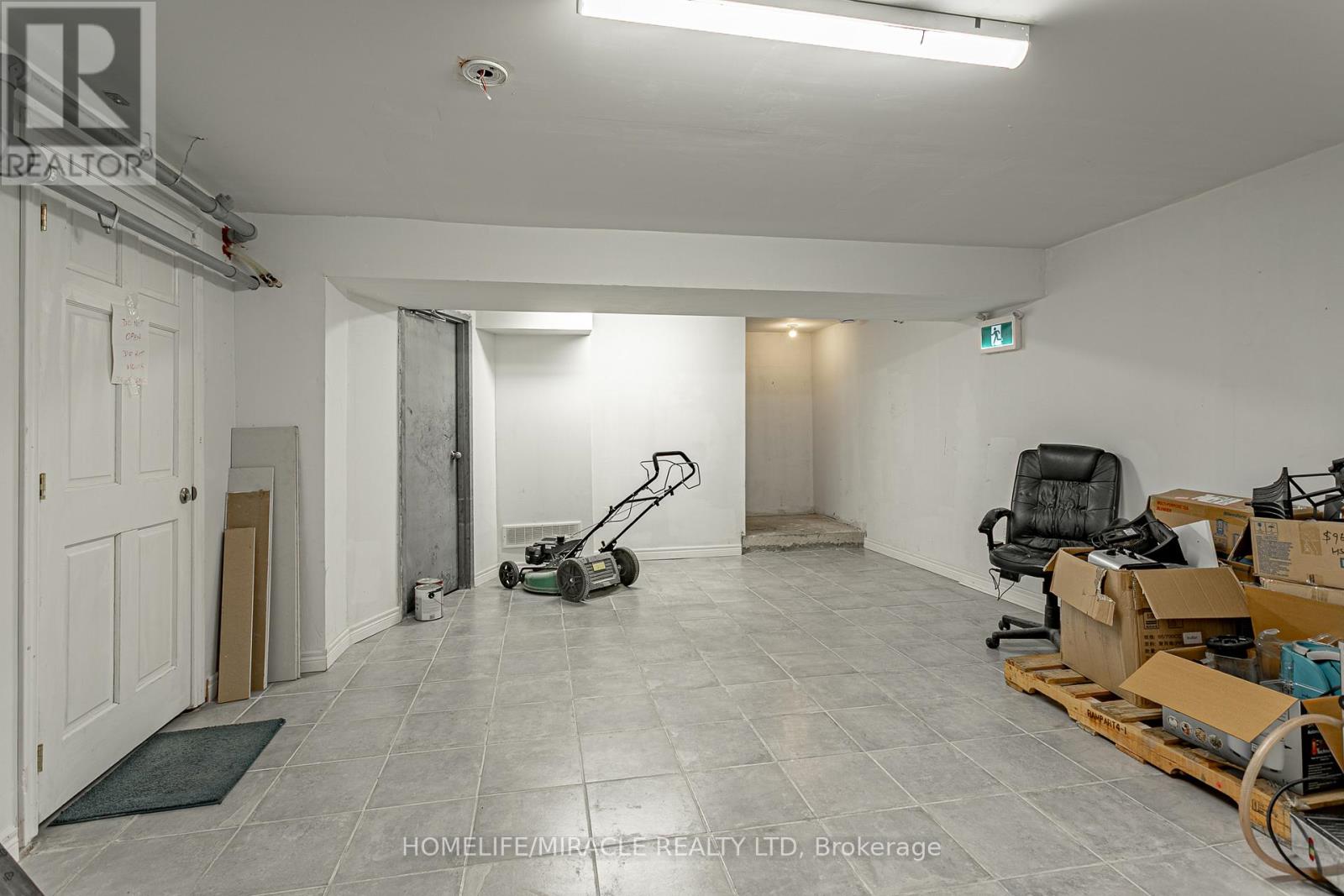 257 Dundas Street N Property Photo 17