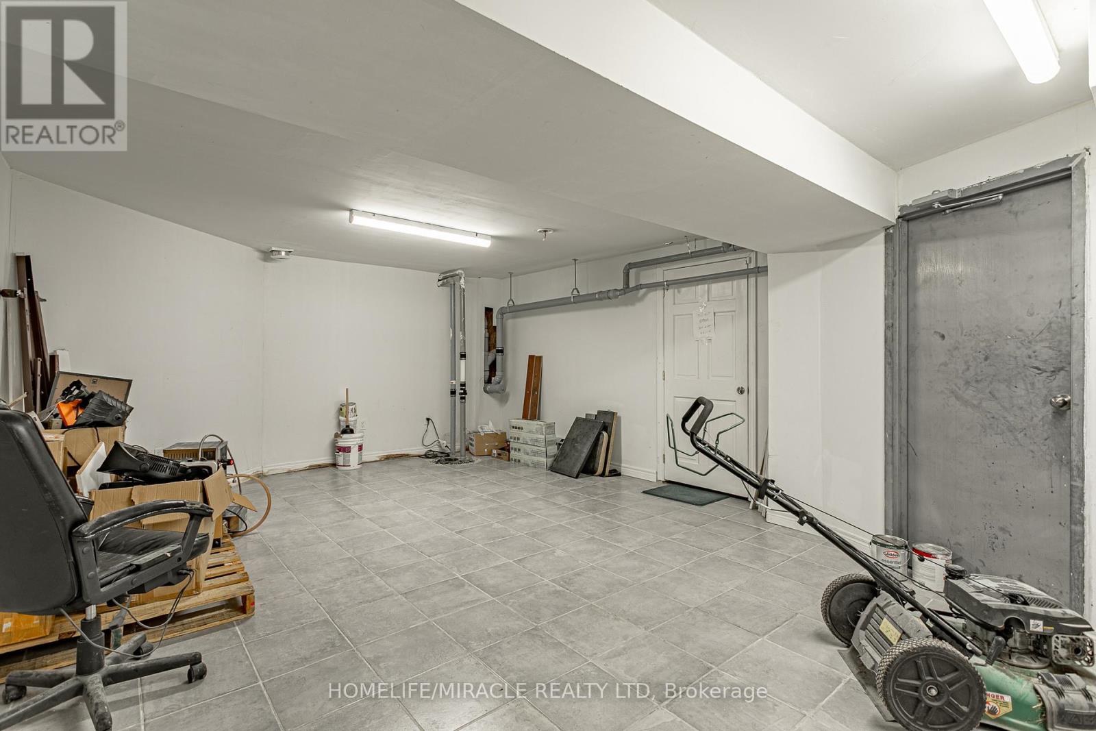 257 Dundas Street N Property Photo 18
