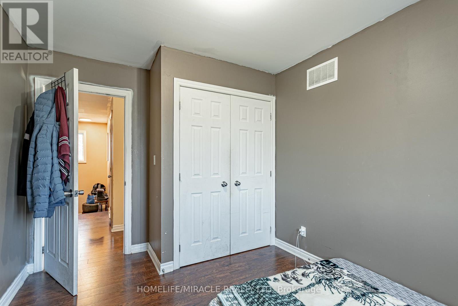 257 Dundas Street N Property Photo 25
