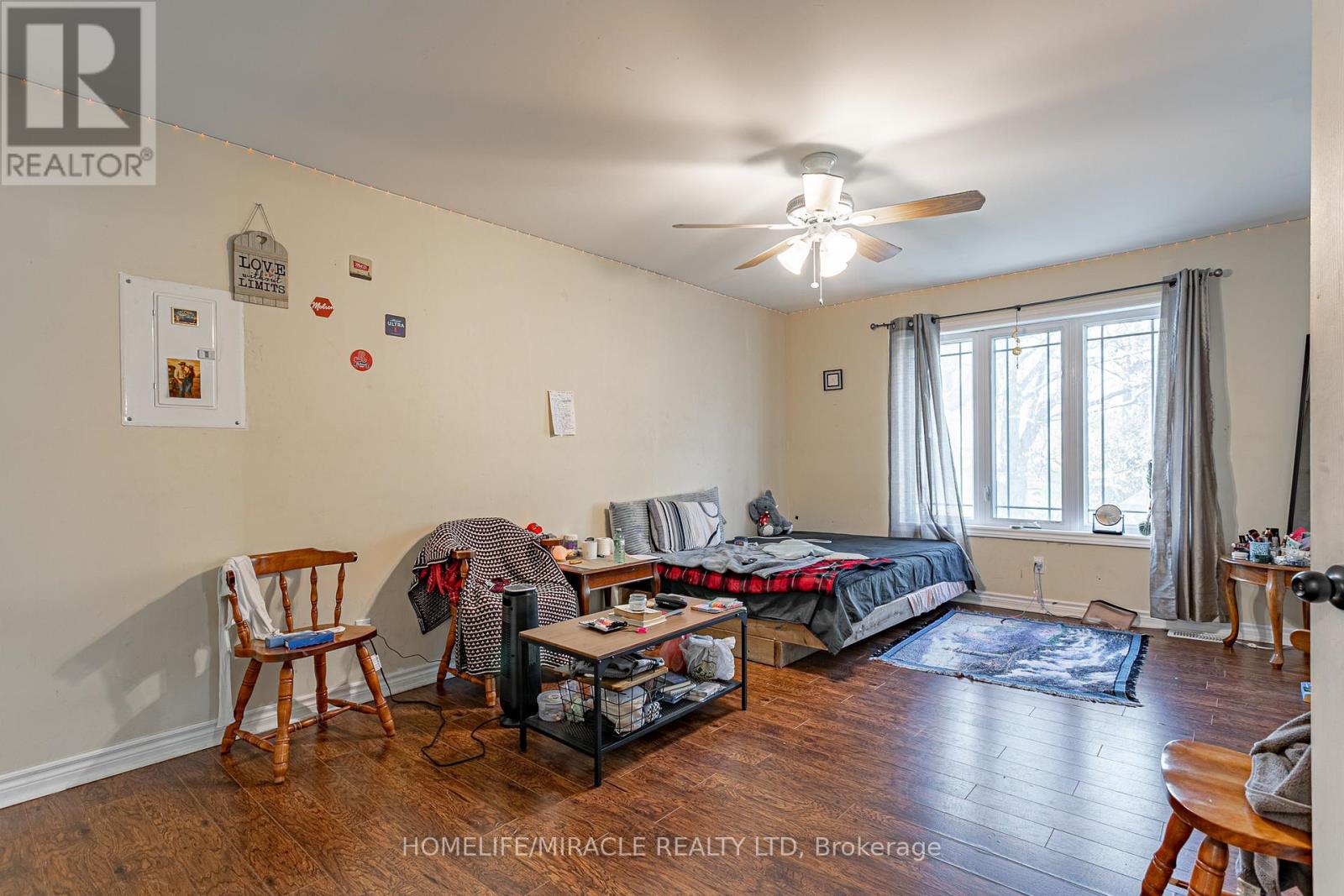 257 Dundas Street N Property Photo 31