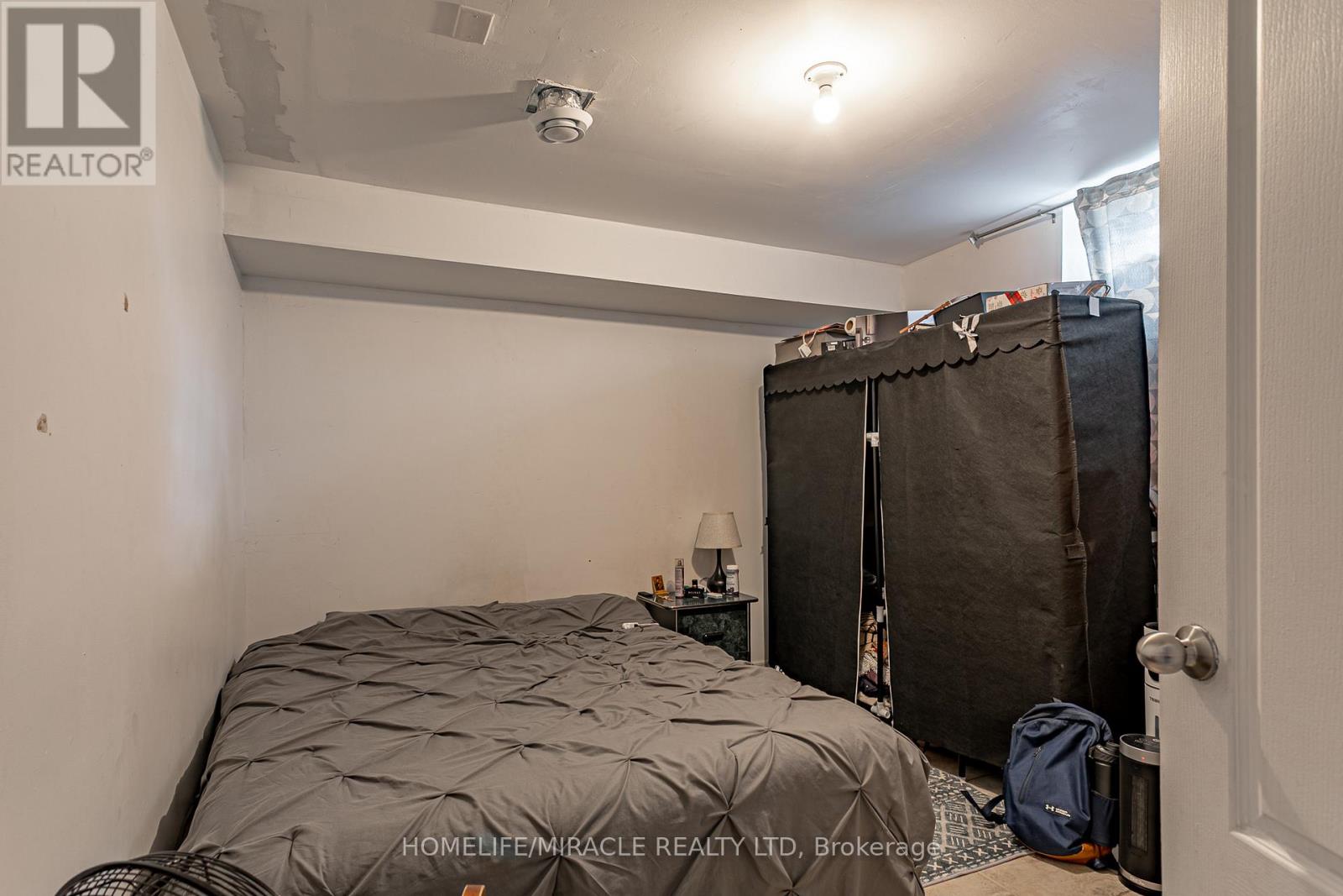 257 Dundas Street N Property Photo 41