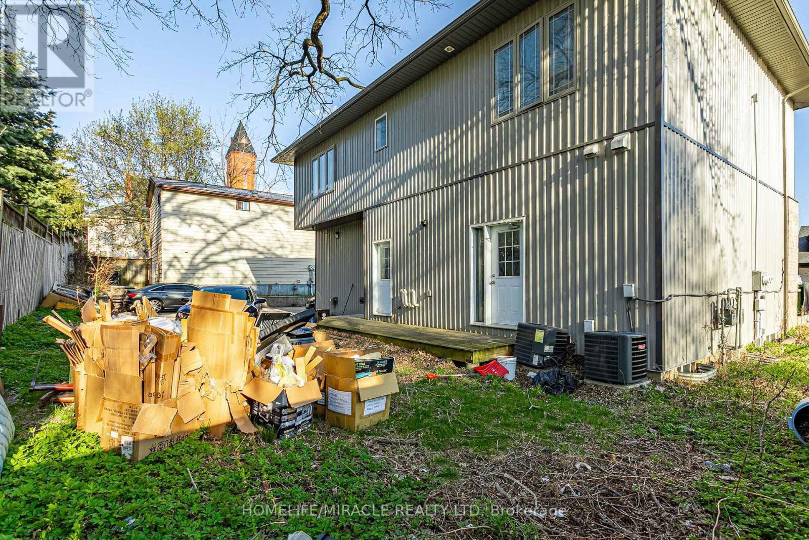 257 Dundas Street N Property Photo 44
