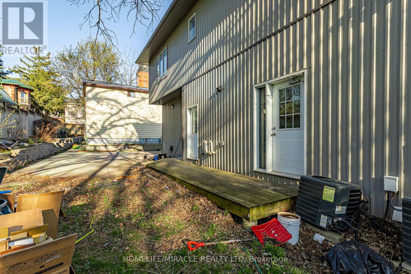 257 Dundas Street N Property Photo 45