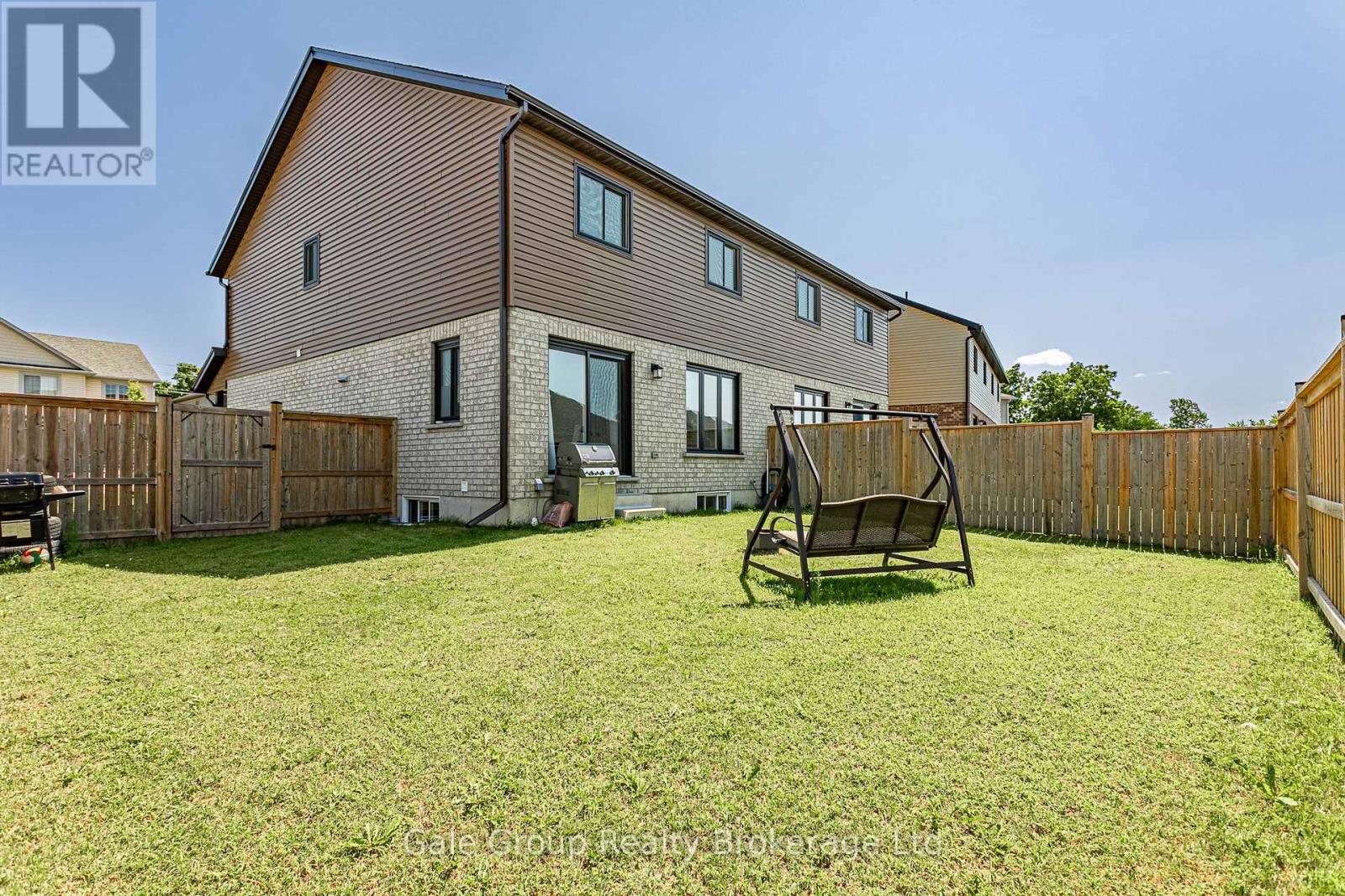 38 Amber Street Property Photo 30