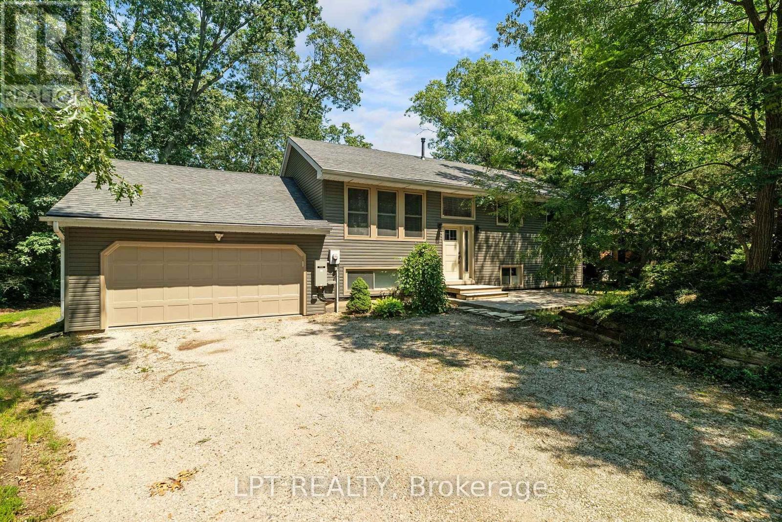 7806 Alfred Crescent Property Photo 3