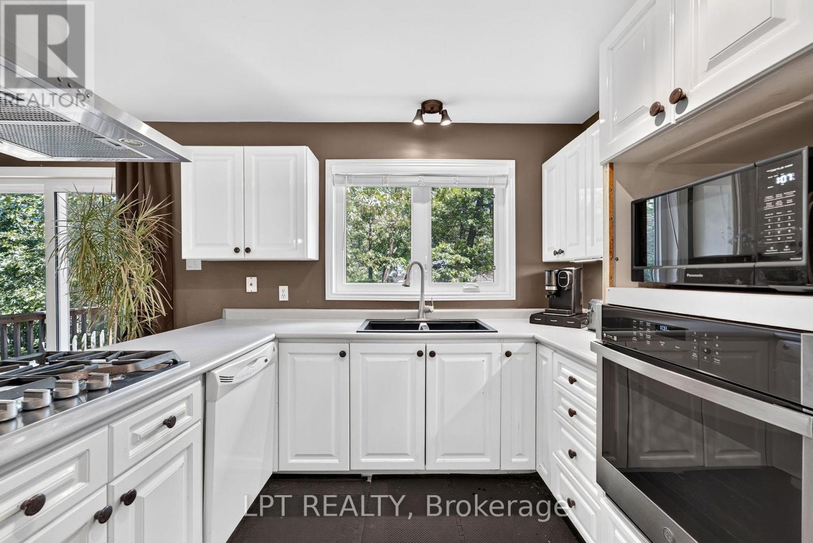 7806 Alfred Crescent Property Photo 16