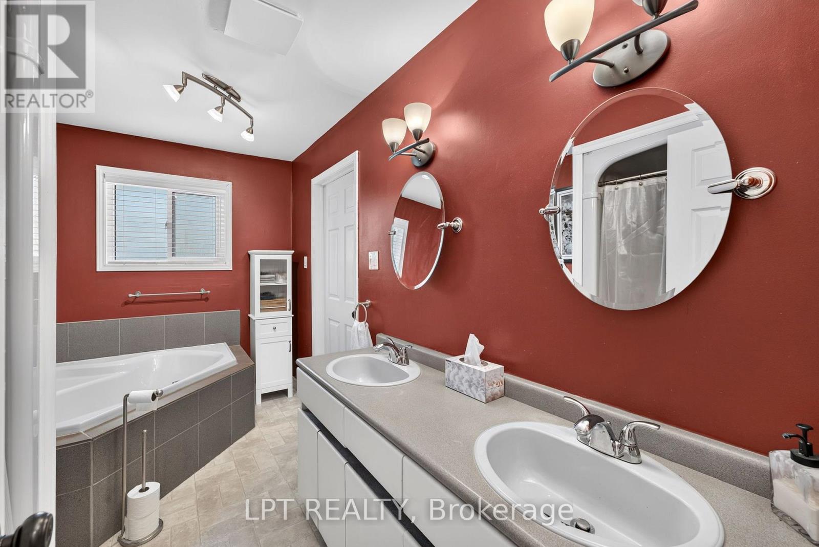 7806 Alfred Crescent Property Photo 27