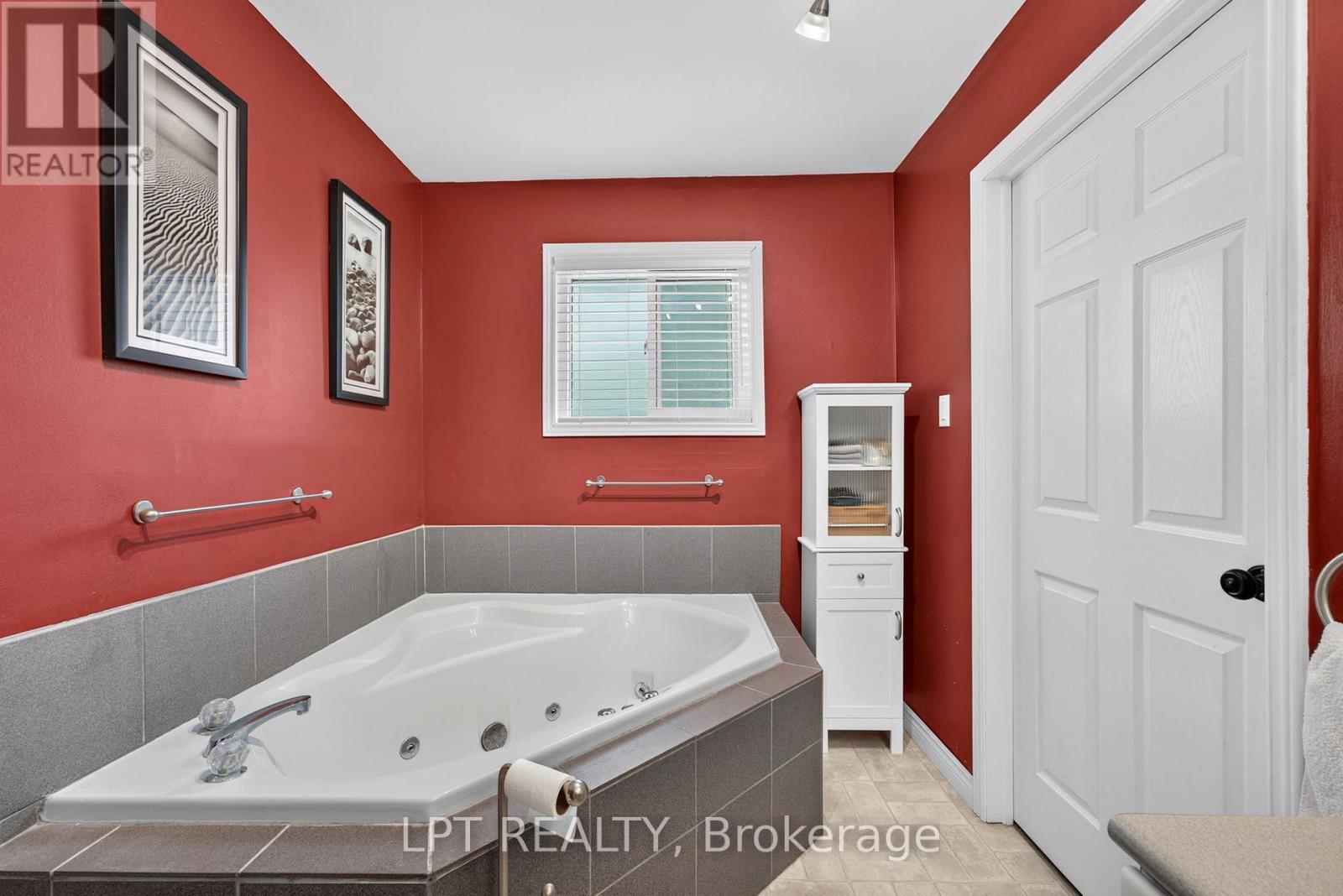 7806 Alfred Crescent Property Photo 28
