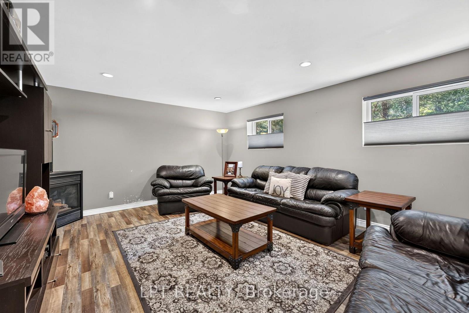 7806 Alfred Crescent Property Photo 32