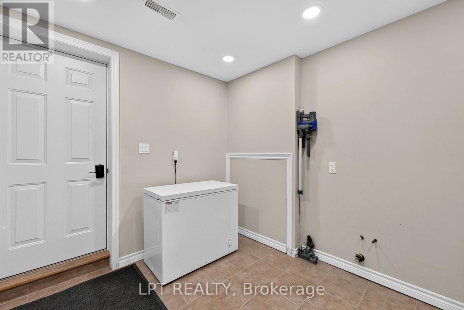 7806 Alfred Crescent Property Photo 35